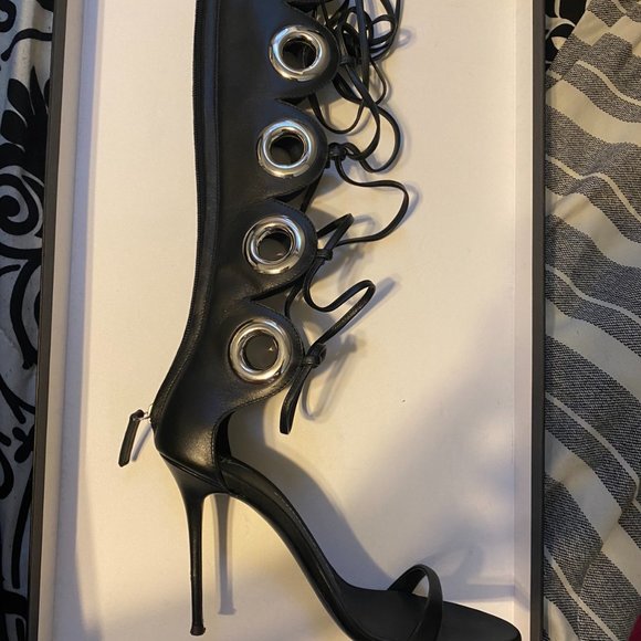 Giuseppe Zanotti Black Leather Gladiator Sandals - Picture 2 of 5